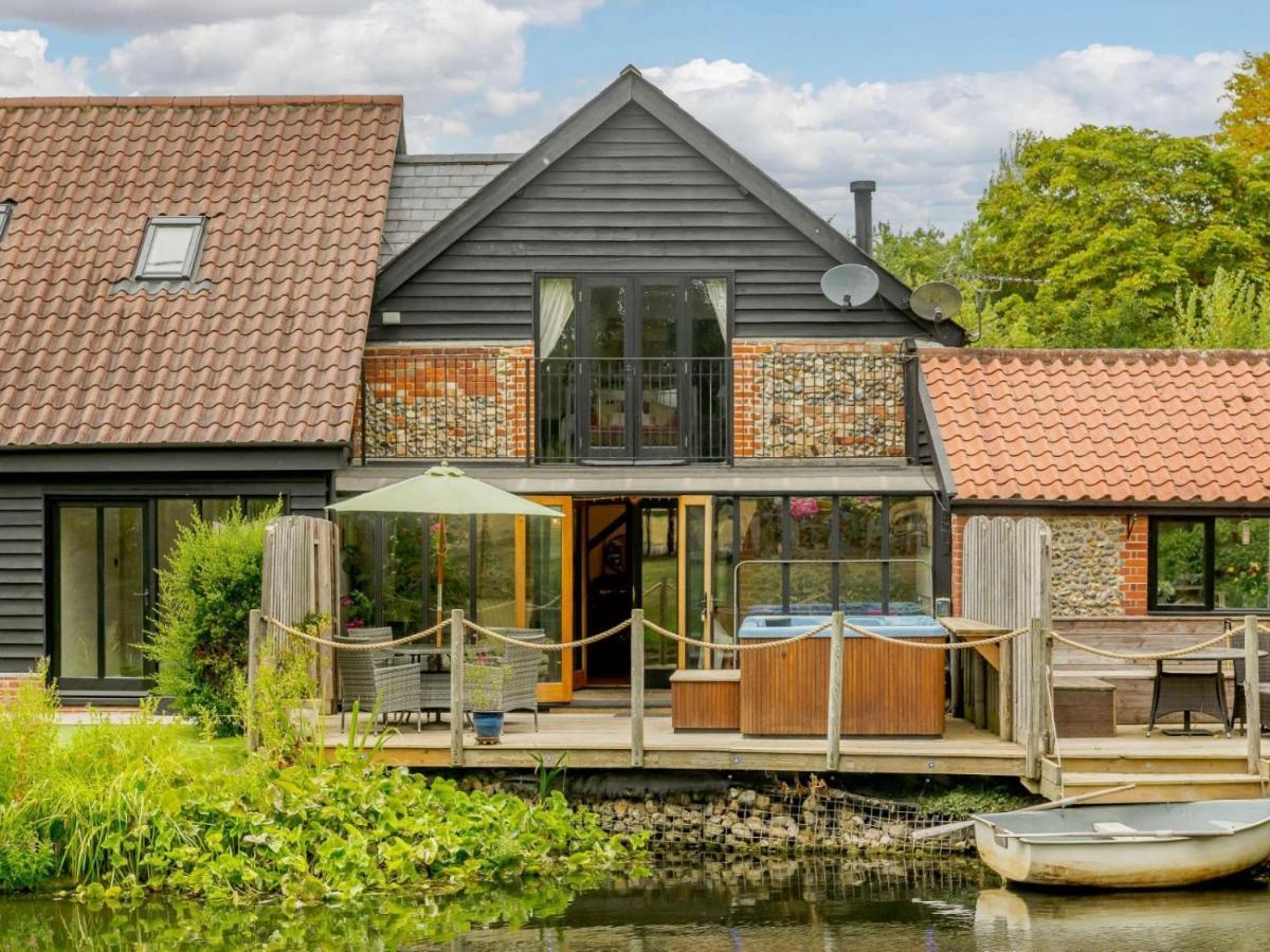 16Th Century Cartlodge With Private Hot Tub Diss Exterior photo