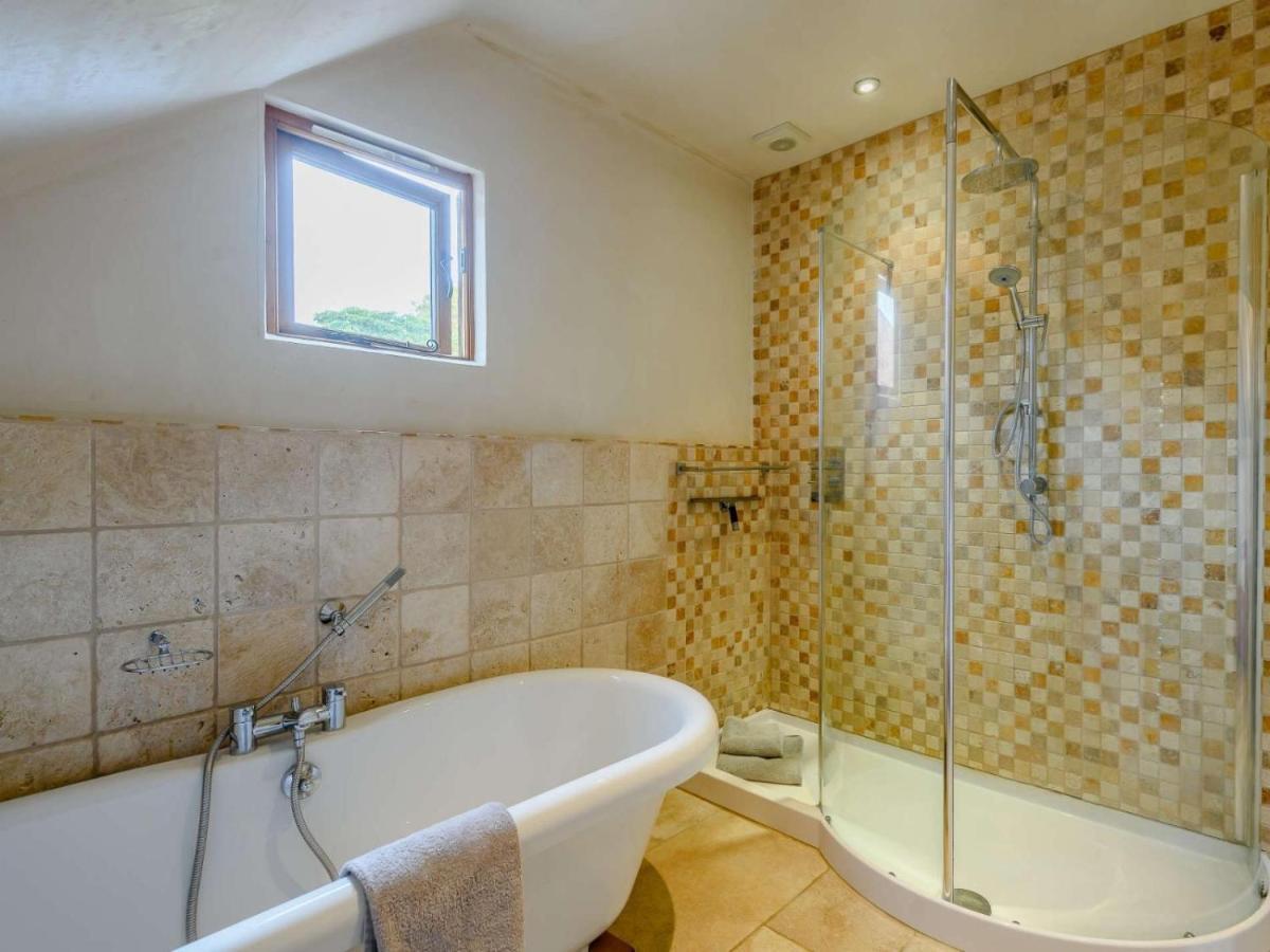 16Th Century Cartlodge With Private Hot Tub Diss Exterior photo